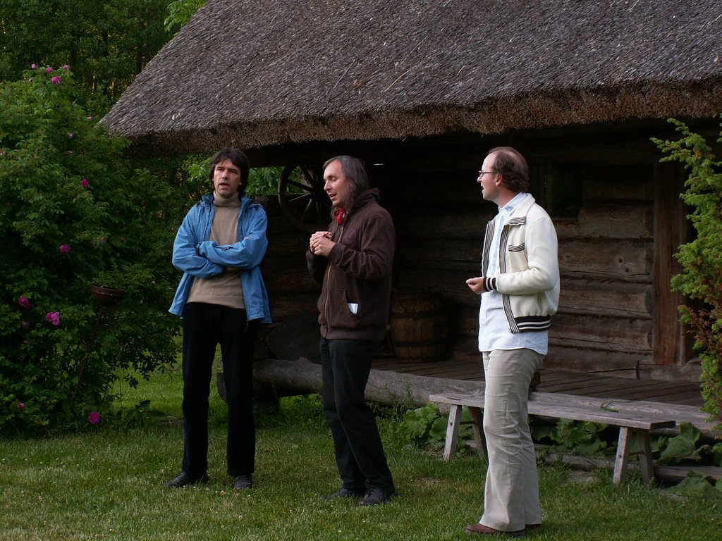 Ütsiotsõ plaadi "Puulpäiv" esitluskontsert Ruhnus Liise Talu hoovil, 2011