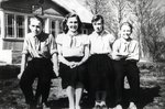  Koolimaja ees, 1960-61