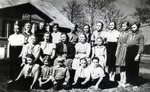 Õpetajate ja kooliõpilaste ühisfoto
