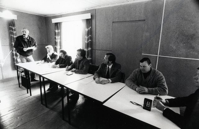  Koosolek Ruhnu rahvamajas, 1991