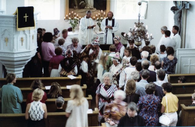  Ruhnu esmamainimise 650. aastapäev,  jumalateenistus uues kirikus, 1991