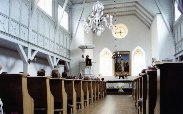  Ruhnu esmamainimise 650. aastapäev,  jumalateenistus uues kirikus, 1991