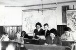  Õp. Aino Säkki koolitunnis, 1963
