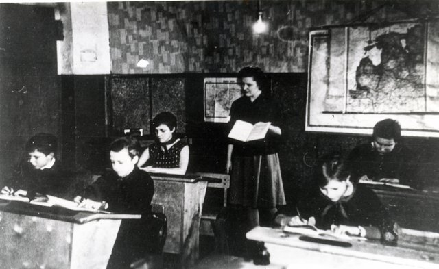 Õpilased ja õpetaja tunnis, 1968-69
