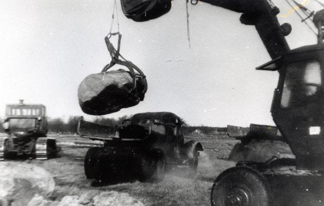  Ringsu sadama ehituseks kivide kogumine, 1965