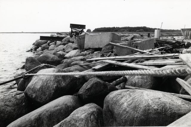 Ruhnu sadam, 1987